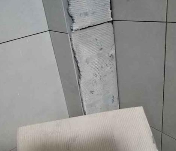 留坝瓷砖空鼓维修公司分享下厨房瓷砖脱落的补救措施。